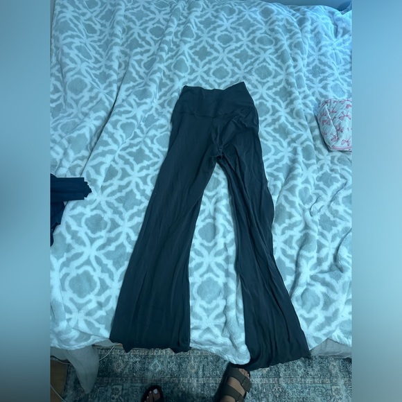 Aerie bootcut leggings size Medium - Picture 3 of 3